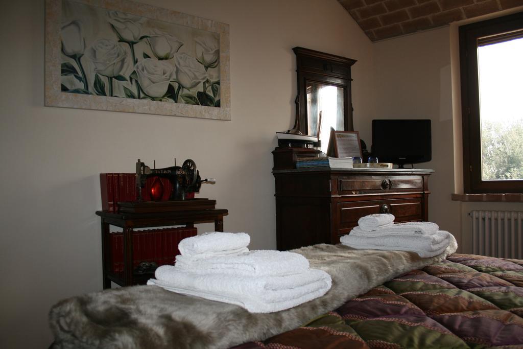 Hostal Relais Il Monticello Montefiore Conca Exterior foto